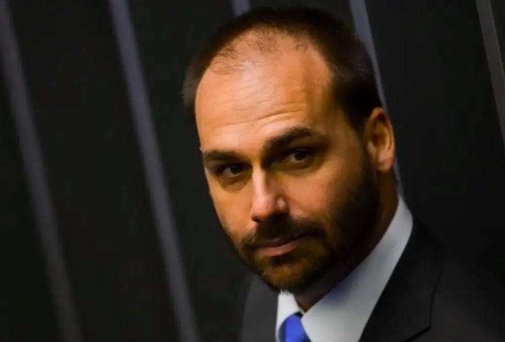 Ministério da Justiça demite Eduardo Bolsonaro por abandono de cargo
