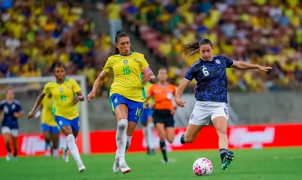 Empate com Argentina conclui período de testes na seleção feminina