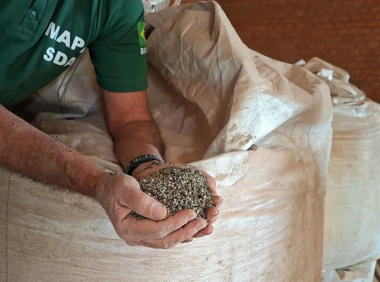 Operação Safra Paralela apreende 217 toneladas de fertilizantes adulterados em Mato Grosso